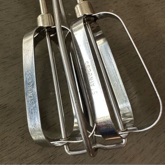 Egg Beater VINTAGE Copper Stainless Steel with Pink Handle - Picture 6 of 10